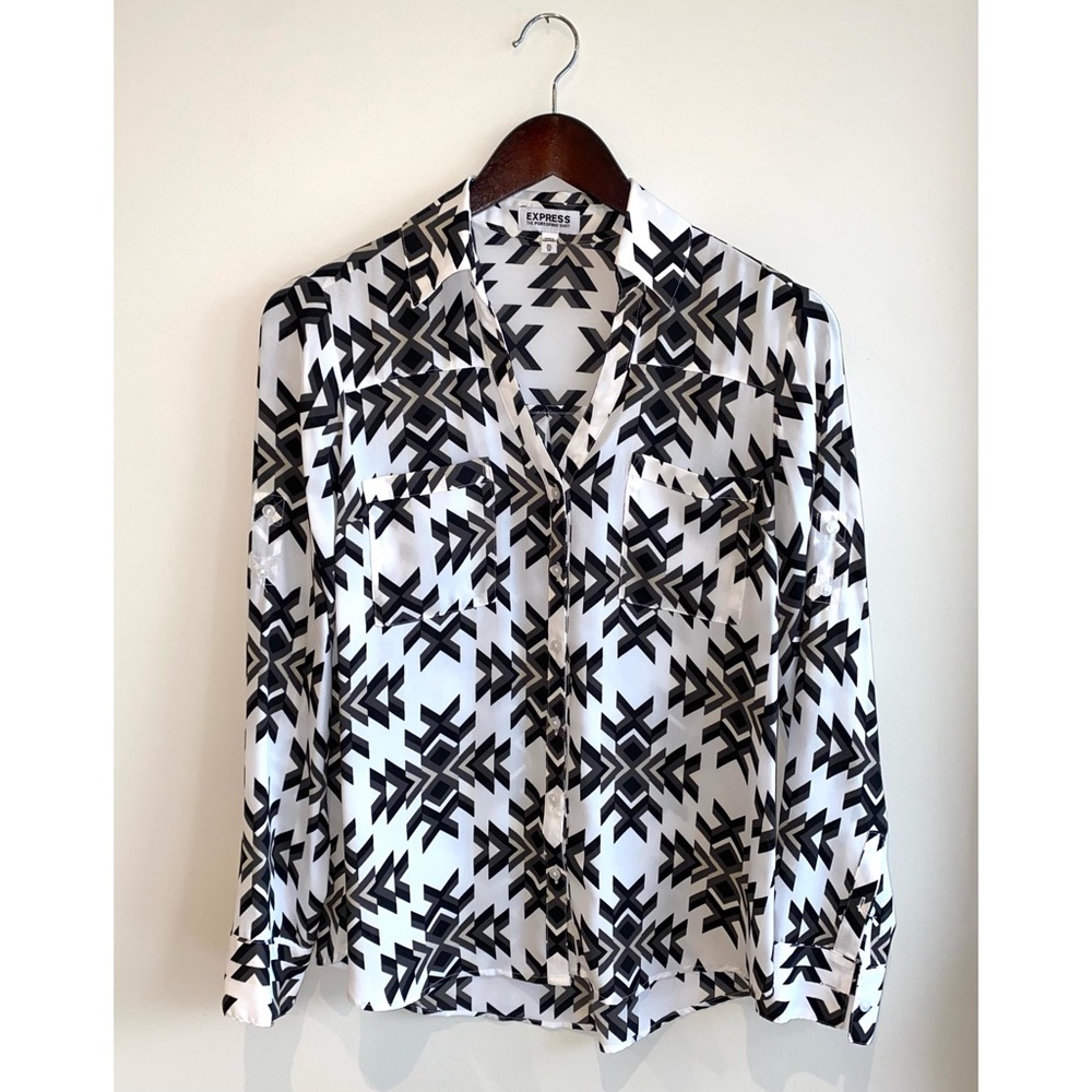 Express Portofino Blouse in White, Black, & Grey Geometric Print